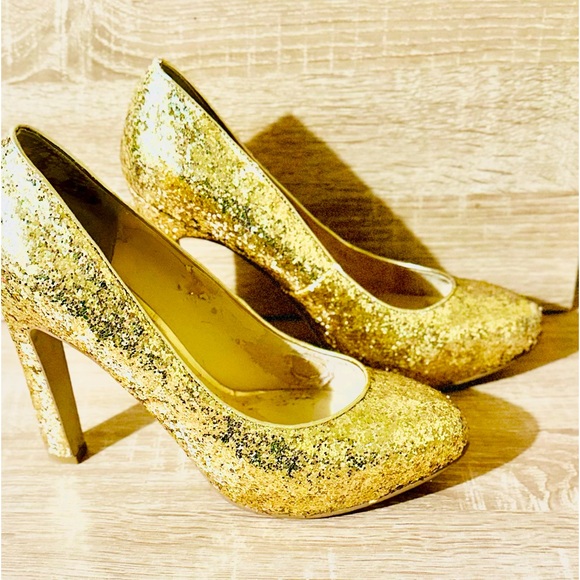 Guess Size 8 Gold Glitter Heels - Picture 1 of 2